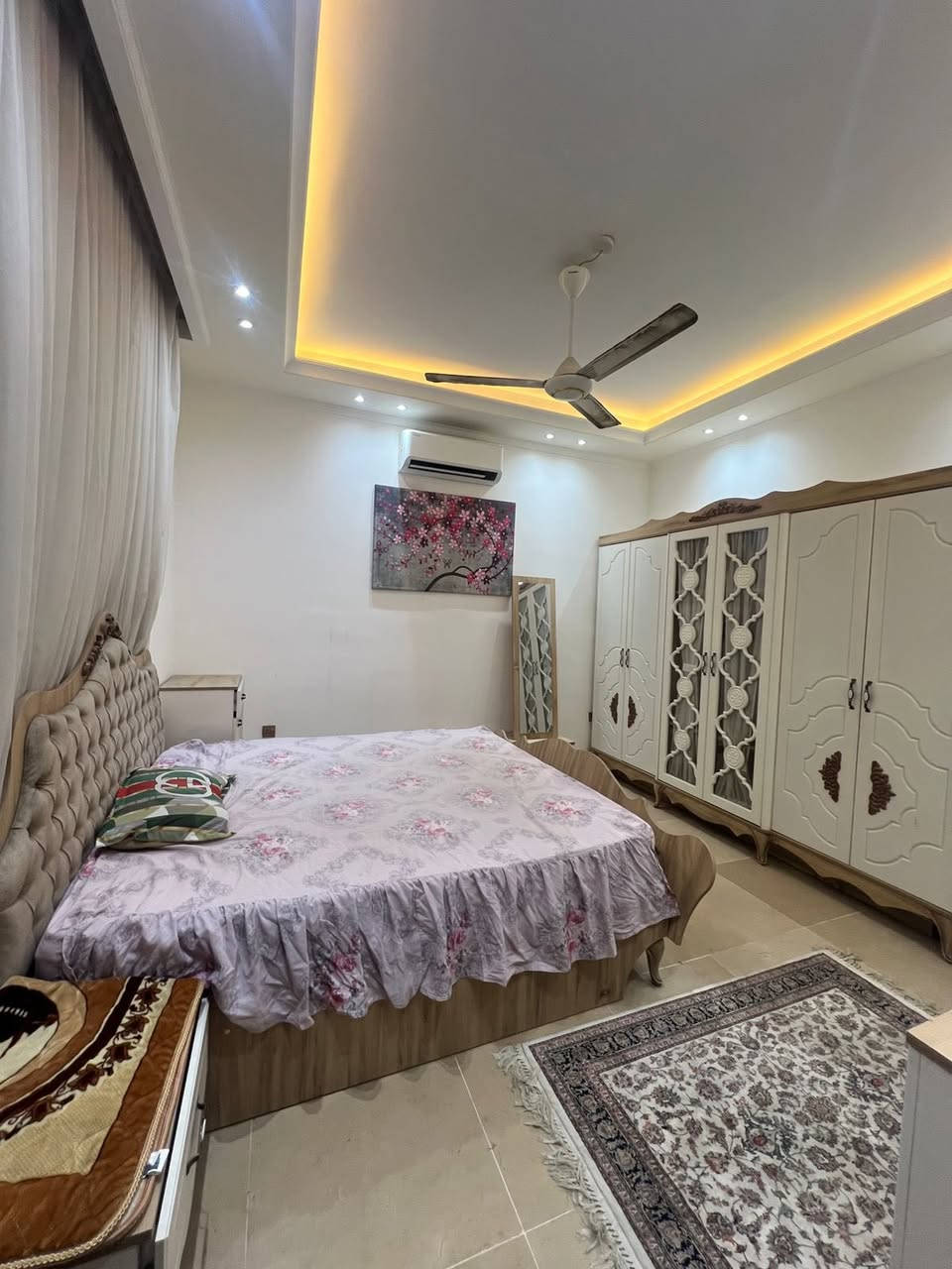 💎 للإيجار في السيدية 💎
📢 منشور رقم: ((542))
🏠 مكتب المتحدة للاستثمار العقاري
بيت💒 طابقين  مساحة 300 متر مودرن مؤثث     
يتكون من:. 
💠6 غرف نوم 
💠 صالة واسعة
💠 مطبخ حار+مطبخ بارد
💠كراج +حديقة
💠شارع عرض ٤٠ متر 
💠 خدمات عدد 
بدل الايجار4 مليون بي مجال
📍 الموقع: السيدية”  

————————————
📞للاستفسار:☎️ ***********
***********

📍 موقع المكتب:
 السيدية – قرب  مجمع السفير 

🏢 المتحدة للاستثمار العقاري
