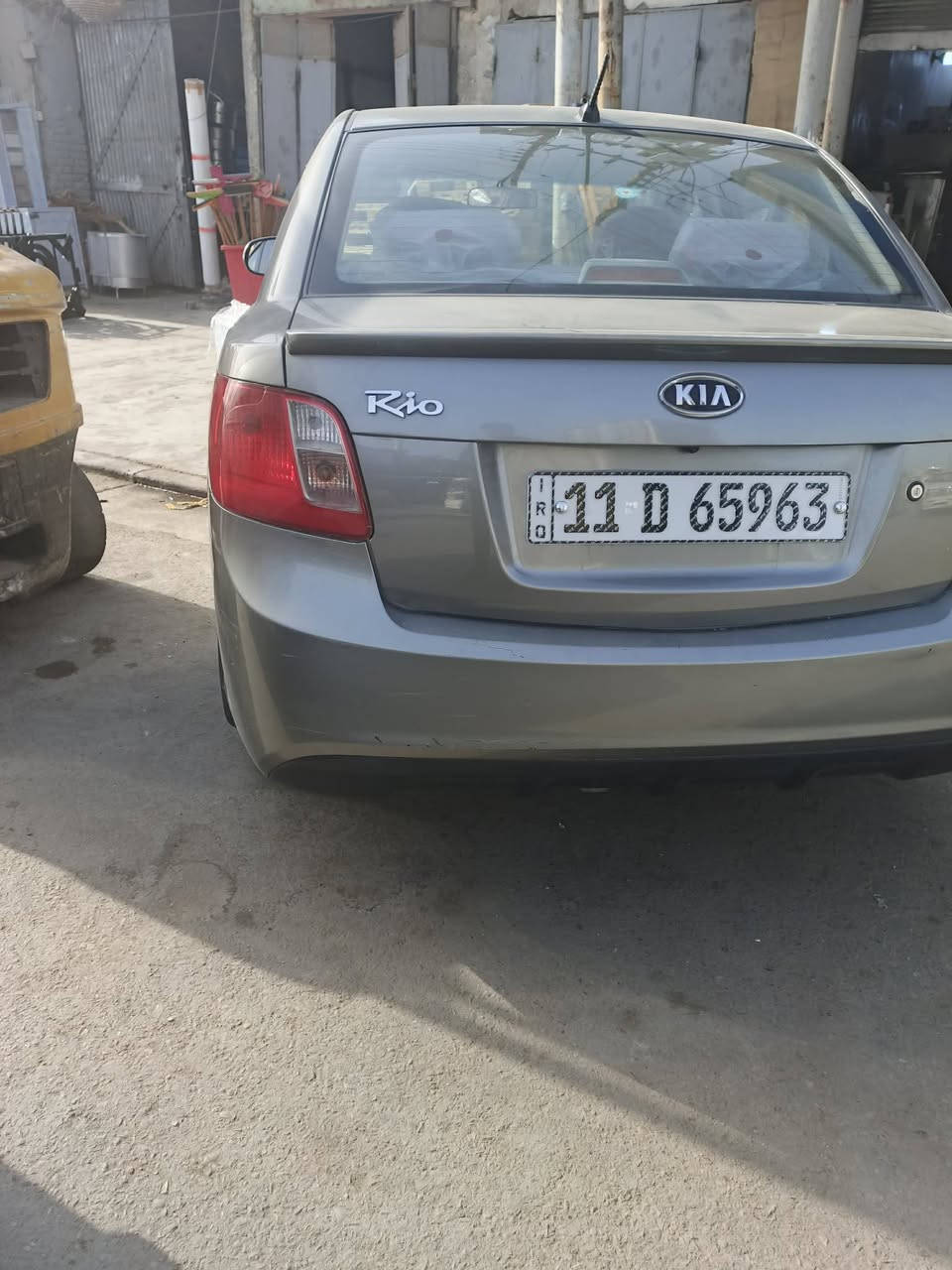 كيه ريو موديل ١١ بغداد باسمي مكفوله عده بارد بسيط يم البك لايت تخم تاير جديد صدر ودبلات جديد سياره جاهزه وخير من الله السعر ٩٥ 
***********
***********
