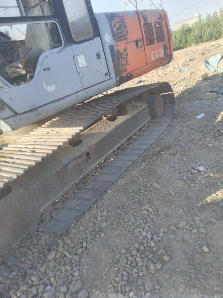 حفارة تو للبيع موديل 93 حجم 200 رقم بغداد فحص سعر 90 ورقة او مراوس بفايف و زت مكان واسط العزيزية ***********
