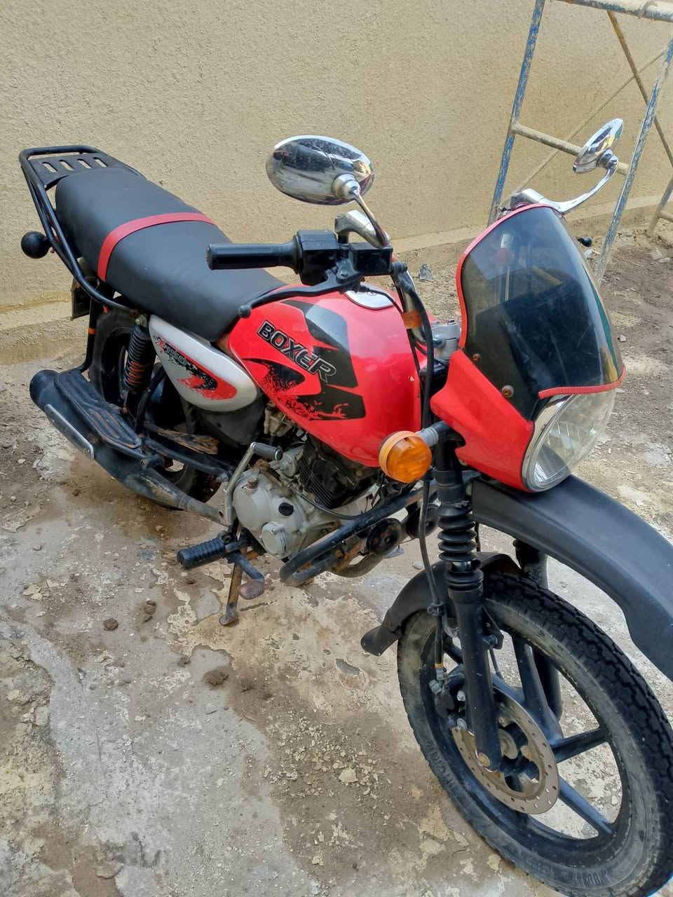 السلام عليكم اخوان دراجه بوكسر موديل 21 للبيع شرط اوراق اصوليه كامله السعر 1,450 اتصال على هذا الرقم ***********
