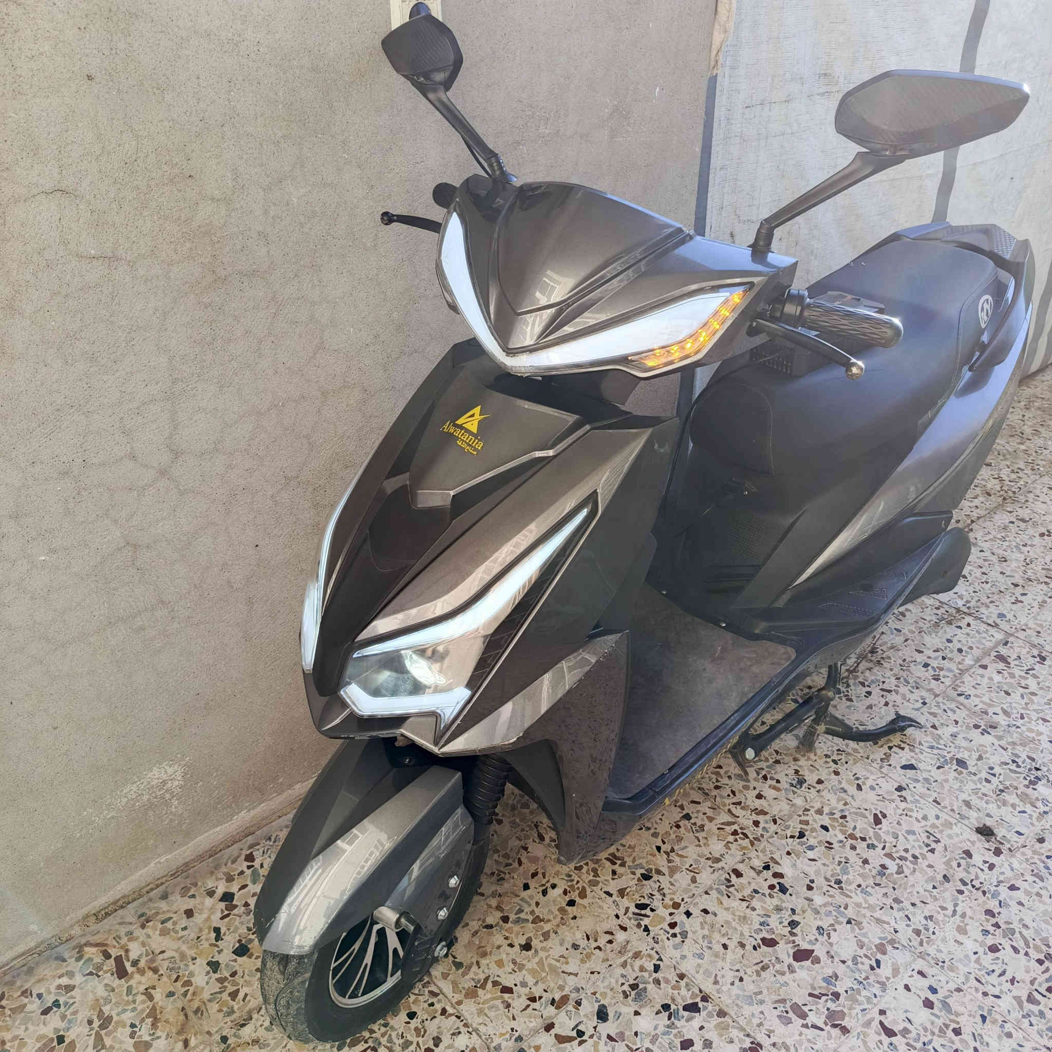 ماطور شحن السرعه 50 نظيف حيل ثلاث نمرات ست باتريات السعر 550 اتراي وين من يعجبك موبايل ***********
