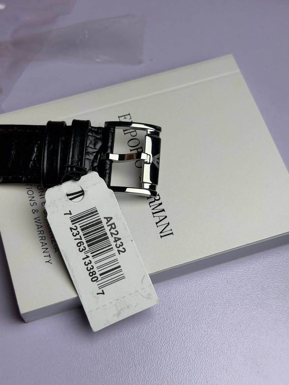 EMPIRIO ARMANI 
اصلي ايطالي وكالة 
كاملة المرفقات ضمان سنة 
سير جلد طبيعي  
مينا مميزة
رقم الموديل AR2432
نافذ شهري
سنتر ثواني منفصل 
نظام 24 ساعة 
ارقام لامينوس فسفوري 
زجاج زفير كرستال 
ستانلس ستيل بالكامل 
مقاومة للماء 50 متر   

السعر مناسب جداً للمهتمين

YRGvCvoOZohACMuXhk


**إذا كنت صاحب هذا الإعلان وتريد حذفه لأي سبب، رجاءا أرسل رسالة إلى الدعم الفني**