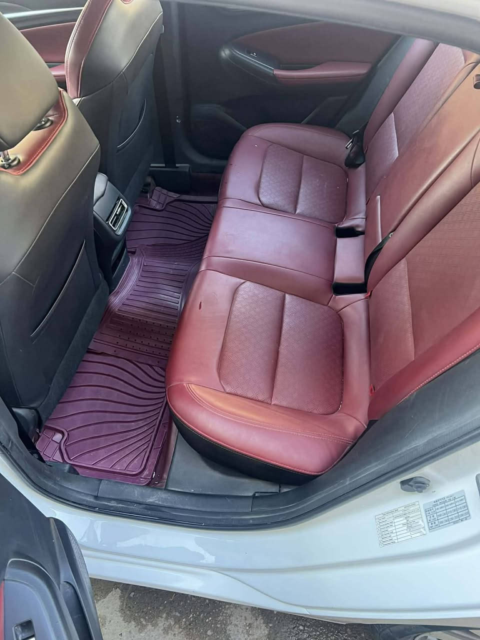 🚗 للبيع شانجان إيدو بلس 2022 – فل كامل (1 على 1)
🔹 الموديل: 2022
🔹 اللون: أبيض
🔹 استخدام شخصي

✨ المواصفات:

محرك 1.5 تيربو قوي واقتصادي

كير أوتوماتيك دبل كلتش 7 سرعات

فتحة سقف

بصمة تشغيل + دخول ذكي

شاشة كبيرة

كاميرا خلفية + حساسات

مثبت سرعة

مقاعد جلد

تحكم بالدركسون

ليدات أمامية وخلفية

جنوط ألمنيوم 
 السيارة فول مواصفات وحالتها ممتازة.

💰 السعر: (115$) وبيهه مجال
📞 للاستفسار:*********** 

📍 الموقع: بغداد الدوره
