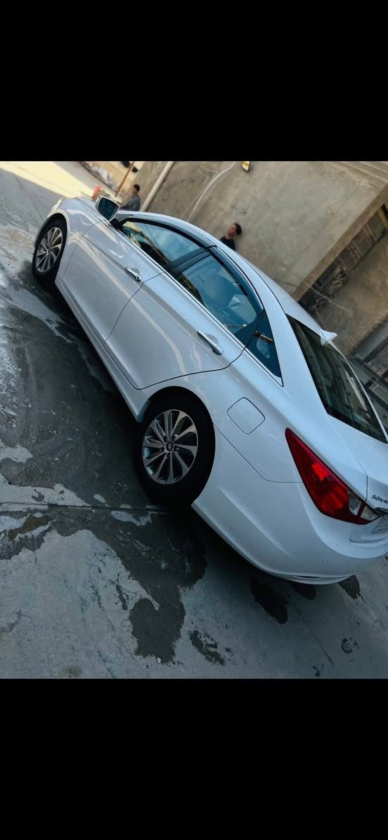 سوناتا ٢٠١٤ خليجي
رقم بغداد مميز
مكينه ٢٤٠٠ مامفتوحه
شركه عامه
قطعتين تبريد 
شفتات ستيرن
بيه صبغ جاملغ خلفي والباب كلير 
مكاني حله 
السعر ١٢٧وبي مجال
***********
