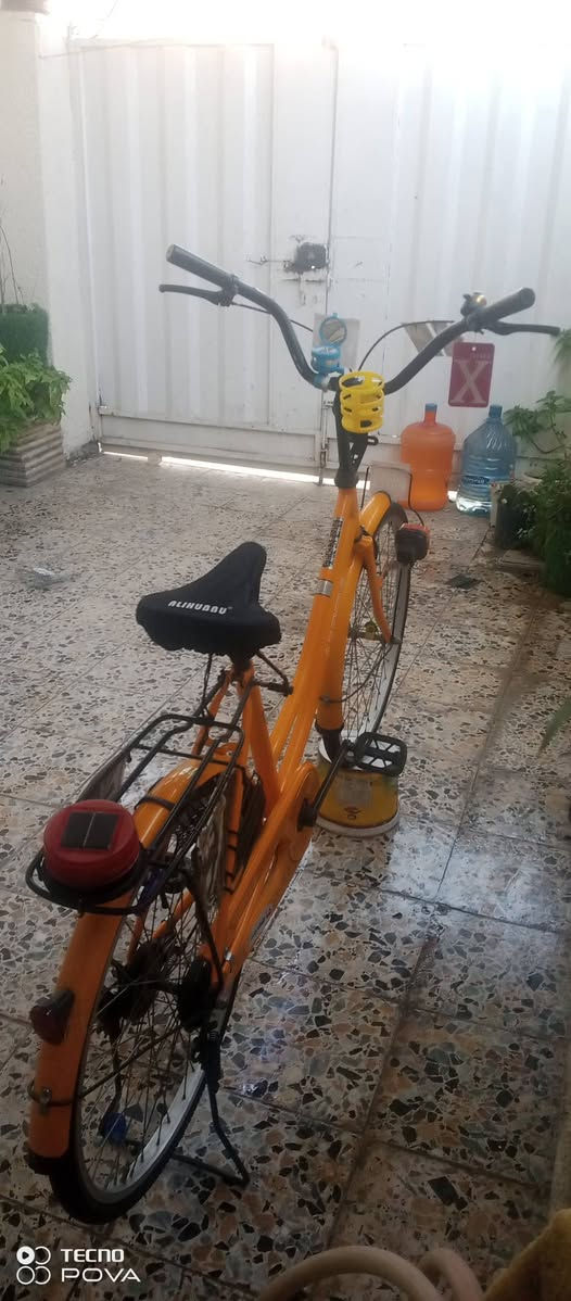 السلام عليكم بايسكل بناتي حجم 24 بايسكل جديد بعده شركه نضيف...... بدون اغراض...... السعر 80 وبي مجال قليل بغداد الحسينيه الراشديه قرب تقاطع بيت ورد جريخي ***********
