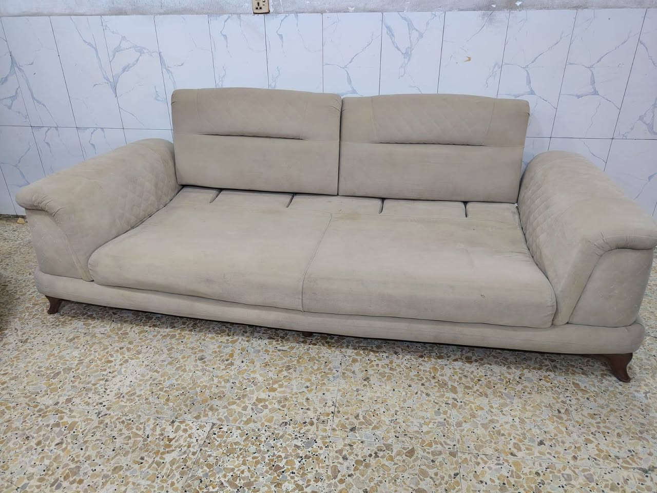 السلام عليكم تخم تركي يصير سرير نظيف جداً بسعر مناسب مكاني بغداد الهاتف ***********
