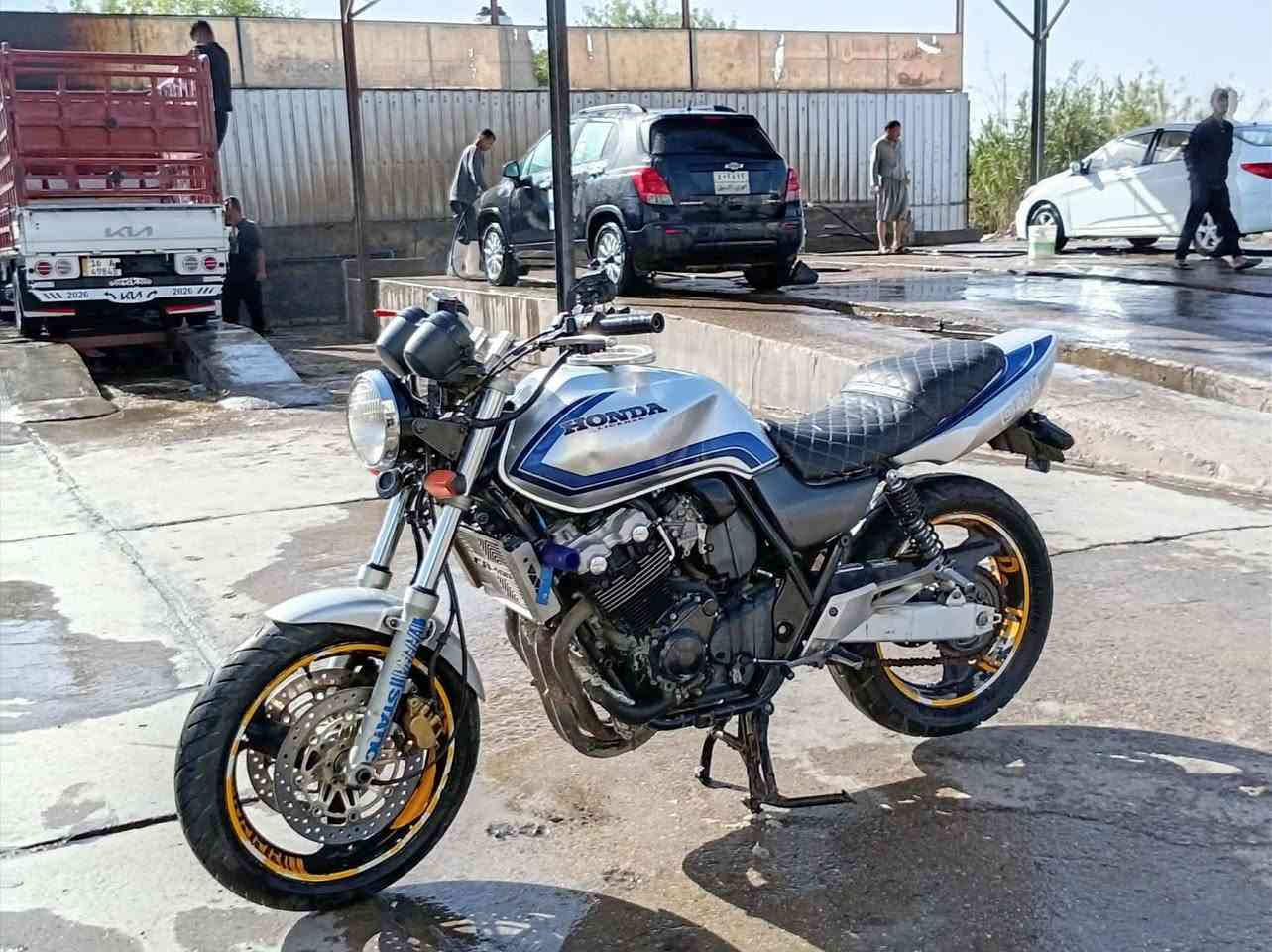 سلام عليكم سيبي فور 400 للبيع مكفوله فقط نقصه فج بريك الخلفي الدراجه نكره سلف بأي وقت تشغل وتطلع مكان ديوانيه متواجد فيس


**إذا كنت صاحب هذا الإعلان وتريد حذفه لأي سبب، رجاءا أرسل رسالة إلى الدعم الفني**