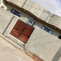 بوابة قاطع ثاني • بناء حديث • أكثر من ١٠٠م