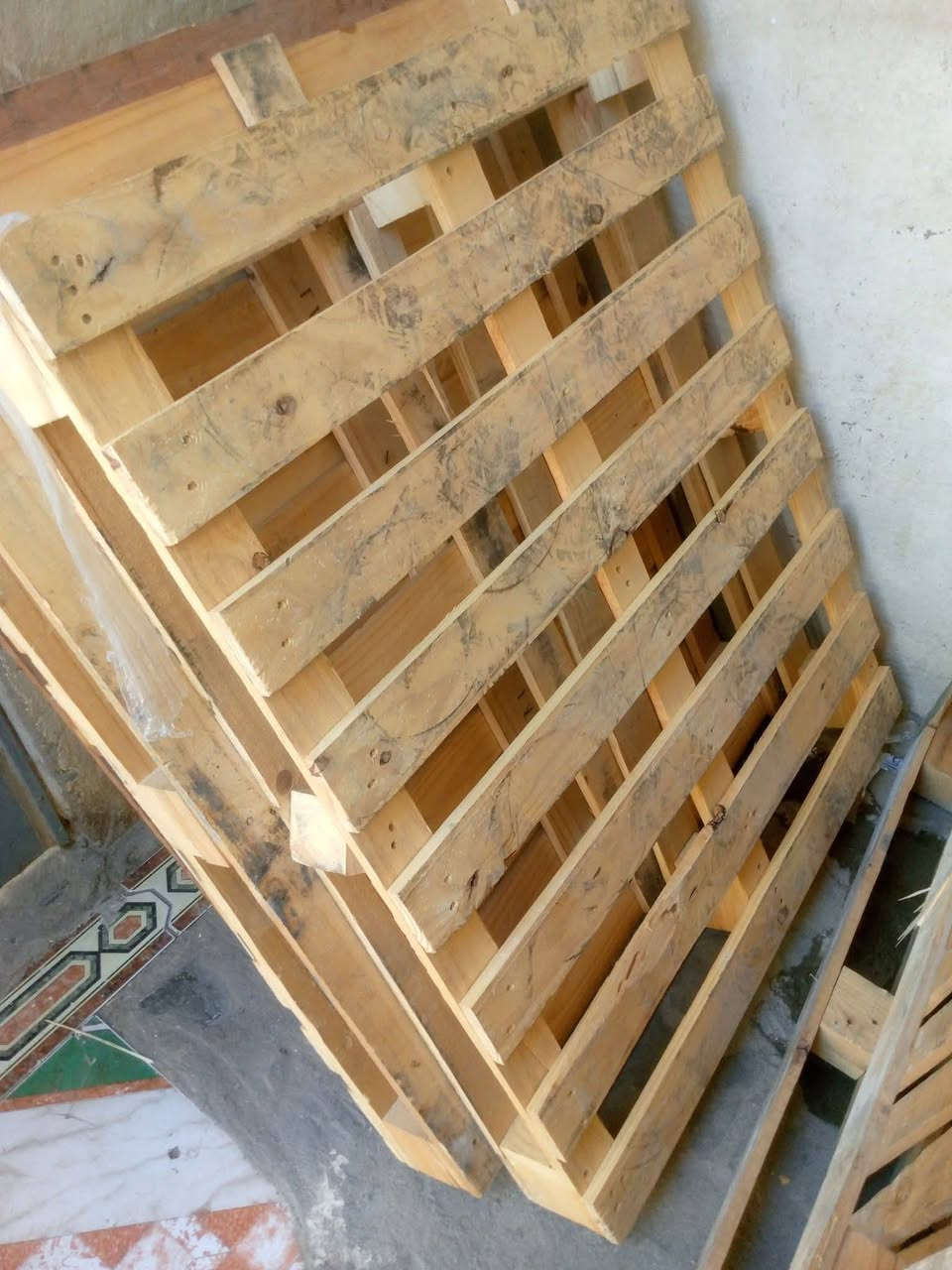 السلام عليكم  طول متر والعرض  متر وعشره من نوع الثقيل الموجودات لعدد12 بالصوره العنوان بصره حي الحسين السعر الوحده 50000
***********
