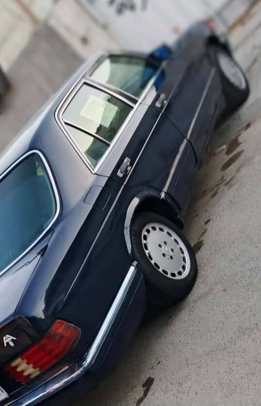 جامبو رئاسي حجم 300SE
باب قصيره لون نيلي موديل 1987 
3-دبل مروحه  اريل كهرباء
سلايت طكتين  شغال كير قفل
لايت هله بلادي وكاله شمسي
كشنات فول كهرباء جلد رصاصي  
دبل فيت بم 
جام بوب 4 كهرباء
ماسحات لايت
تيبلام خلفي للقرائه
 محرك 3000 فيشتين  كير كفاله 
 تخم تايرات جدد ١٠٠% 
حدادية جديدة نفض صج الماني 
كهربائيات كله شغال
مسجل اصلي 
رقم بغداد (11) دولي سنويه جديده+هزه جديده
تبريد شغال  
ارضيه مخمل بلاد سويجات عدد ٢ 
 كل كهربائياتها شغاله 
تعمير جديد درجة أولى و على اخر حبايه ومكلفتني كلش هواي 
عنوان ديوانيه السعر 95 وبيه مجال ***********
