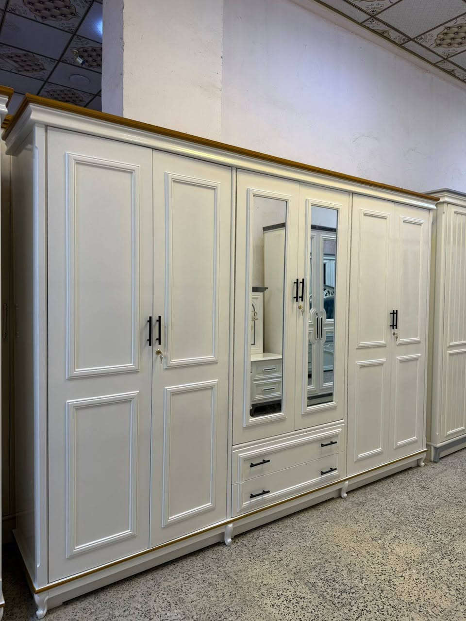 ﴿وَفِي السَّمَاءِ رِزْقُكُمْ وَمَا تُوعَدُونَ﴾
شركة عدنان الكناني تقدم  لكم 
نجارة عراقيه درجة اولى اصلي وليس تقليد لا نتعامل بالتقليد نهائياً 

ارتفاع الكنتور 250 
عرض الكنتور 3.20 
الزاوية 110 

الوجة MDF 
الداخل صاج طبيعي 

الاصباغ حرارية درجة اولى 

متكون من 10 قطع 

الضهر جرجوبة ضب براغي 

القاعدة والسقف بلوك صاج
العنوان بغداد الجديدة شارع الصناعي قرب مستشفى العلماء الاهلي 
للحجز والاستفسار اكثر واتساب ***********
