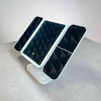 مرآة تجميل • LED قابلة للتعديل • يو إس بي نوع C