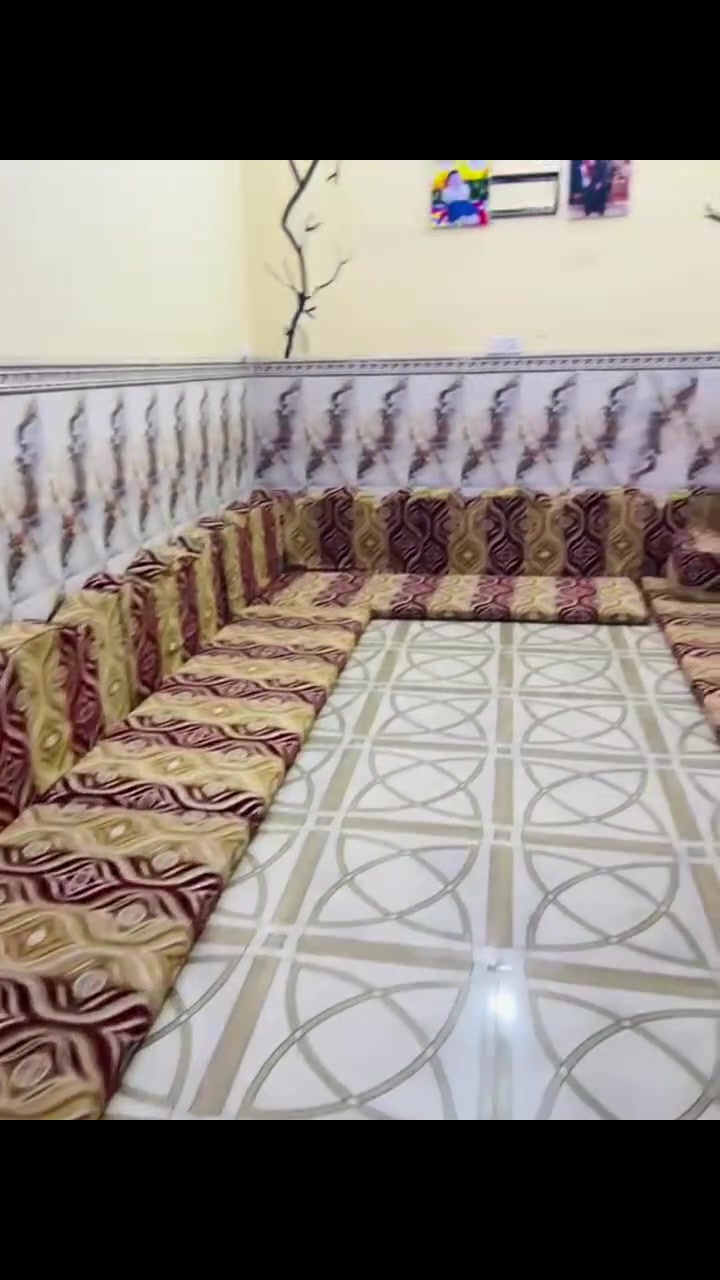 جلسه عربيه للبيع نظيفه   السعر 125 وبيها مجال  7 دواشگ العنوان كربلاء حي العامل   قرب جامع ال شبل للاستفسار  ***********

