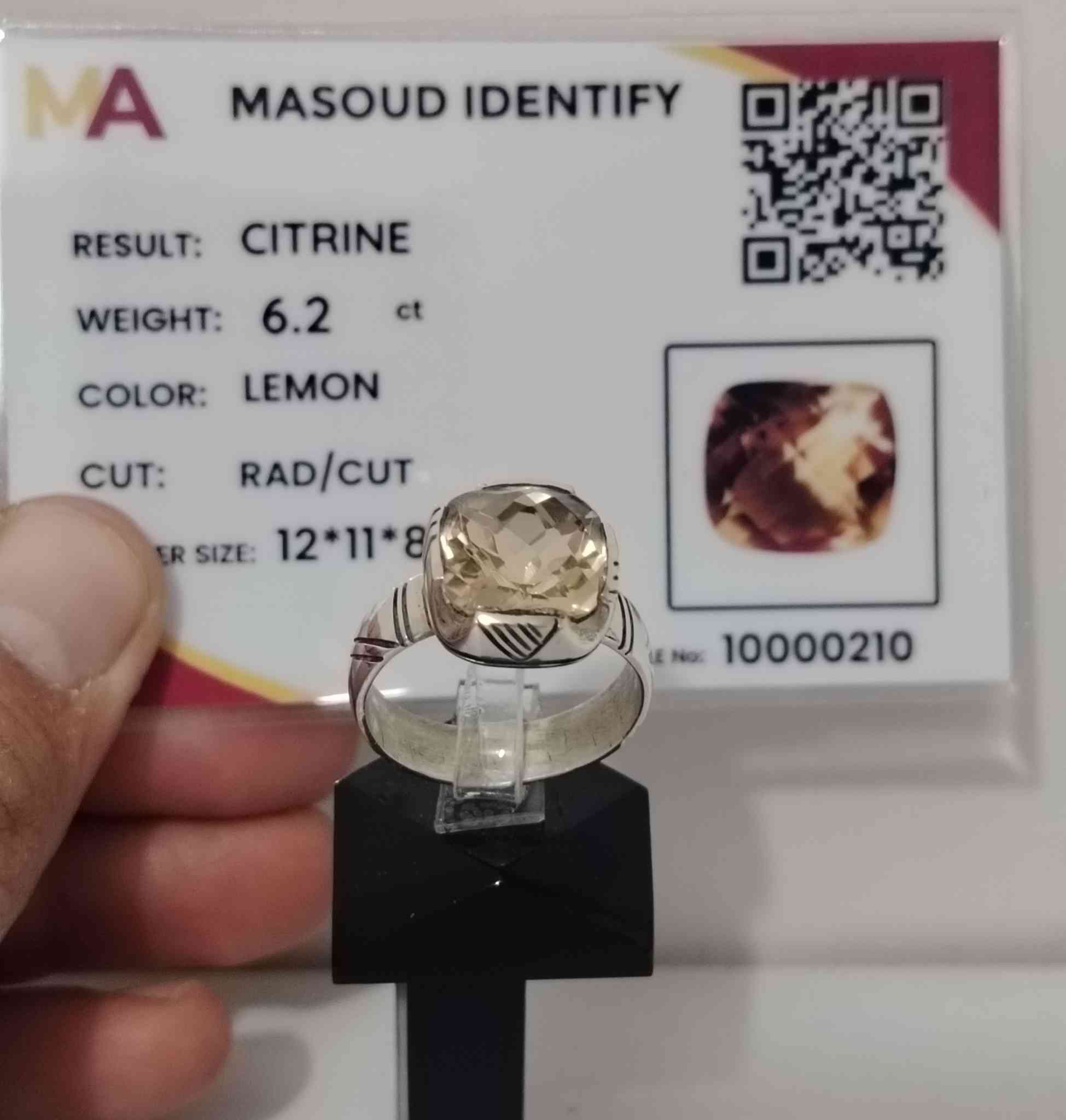 خاتم من حجر السترين الأفريقي الطبيعي
صياغه ثقيلة وجميلة فضه عيار ٩٢٥
مع شهادة المنشأ وضمان الخاتم الاصلي
يوجد توصيل إلى جميع المحافظات
التواصل ع الخاص او ع الواتساب ***********
