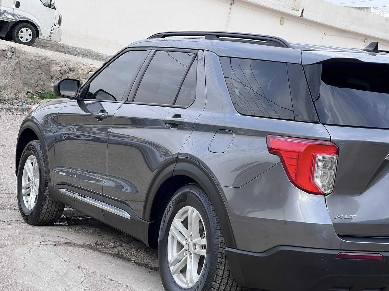 فورد اكسبلور العضلات الامريكيه
موديل 2024 
مواصفات XLT
بصمه تشغيل 
تشغيل عن بعد 
رادار امامي 
نقط عمياء 
5 بصمات 
كراسي جلد 
كراسي Vip
كراسي كهرباء 
تدفئه كشنات 
تدفئه استيرن 
لد امامي بلادي 
صندوك كهرباء 
تحكمات استيرن 
داعمه نظام خرائط 
GBS
تبريد مركزي 3 قطع
7 راكب ملكي منفصل 
انظمه وضعياده قياده 
اوتو هولد
سايد ابريك كهرباء 
نظام اطفاء المحرك عند الوقوف 
كامره خلفيه 
حساسات خلفيه 
رادارات جانبيه
توقف ذاتي عند الرجوع 
وباقي المواصفات معروفه 
مكان السياره عقره 
سياره بجم كبس شرط كله بلادي 
السياره صبغ قطعه وحده قبغ صندوك نفسه صلح بدون اداخل بدون شاصي بدون ايرباك
السعر  260 معامله

عنوان عقرء 
رقمل هاتف وتساب علي 
***********
