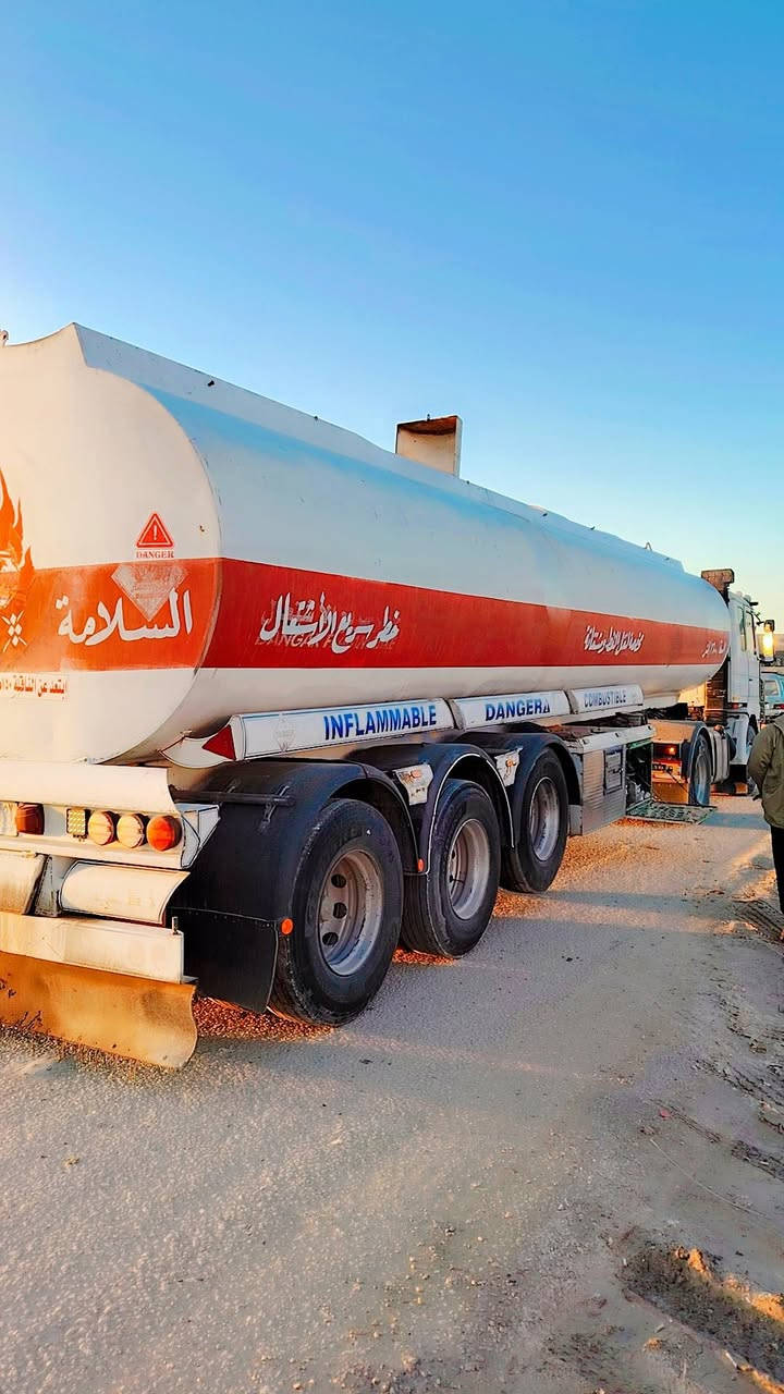 من رخصت مدير لاكروب السلام عليكم تانكي حقي للبيع موديل ٢٠١٤ مكفول من اي ضرر تايرات اخو الجديد الكهربائيات كله شغاله التانكي جاهز للعمل للاستفسار ***********
