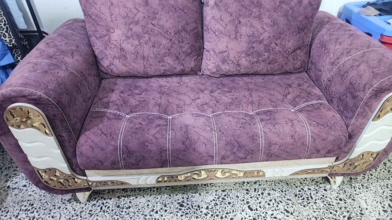 سلام عليكم البيع تخم ١٠ مقاعد سعر ٢٧٥ الف مكان الشعب نظيف ***********
