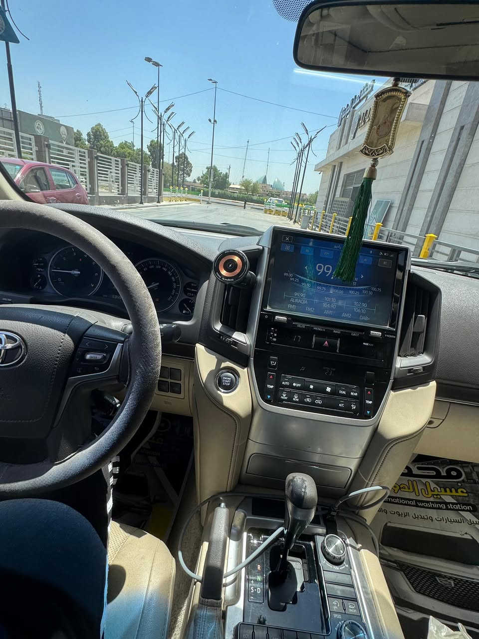 سلام عليكم لاندكروزر GXR 2019 للبيع
لاندكروز محرك 6V ماشيه 59 الف كيلو
السيارة خليجي مكفولة مواصفات الكراند تورزمو المعروفة 
سعر السياره 550$ وبيها مجال للشراية
للاستفسار ‭0774 502 3330‬
