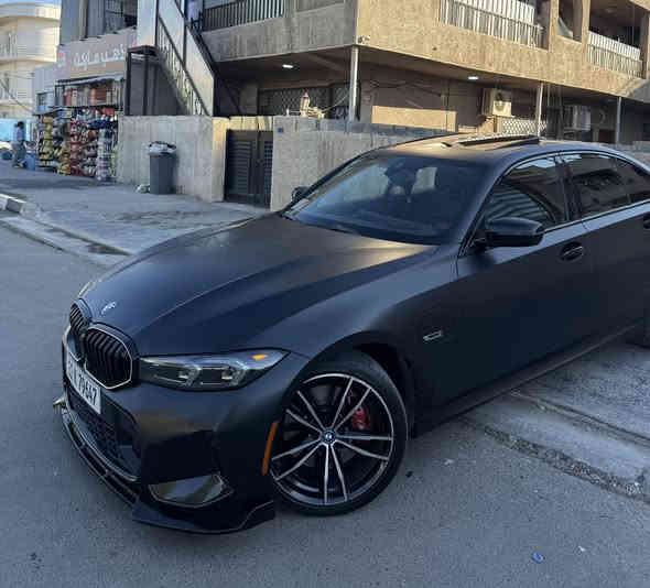 السلام عليكم . 
للبيع : Bmw 330e 2023 M Package . 
السيارة ٣ انظمة قياده ( بانزين ، هايبرد ، كهرباء )
تو ويل خلفي 
الضرر : السياره اخت الكلييين ، مكفوله من ( الايرباك ، اللغود ، الشواصي ، الدواخل ) 
فقط شبر حافة البنيد صبغ اثر طخه بسيطه 
حتى الدعاميات مال سياره بلاديه بدون تبديل 
السياره ماشيه : 28,000 
السياره ام باكج بلادي من الشركه يعني مو كت تبديل . 
عليهه تغـليف افلام الحمايه ( PPF ) مات 
ضمان ١٠ سنوات بالسياره من ناحية ضرر او صيانه . 
السياره عليهه لحية اماميه M 
دفيوزر خلفي مبدل بالكامل M 
ستيرن شفتات M 
كاربون فايبر ستيرن 
ستيرن كنتارا مال M 
السياره فول مواصفات للاخير . 
رادار امامي خلفي 
حساسات امامي خلفي ومحيطي 
نقاط عمياء 
توقف ذاتي ذكي 
سلايد روف 
كراسي خزن ميموري 
سلايد روف 
وبعد بيهه خير من الله 
، بالاضافه الى السياره صفررر مسججج 
مكان السياره / المنصور - الداوودي 
سعر : 345$ وبيها مجال 
رقم / ***********

