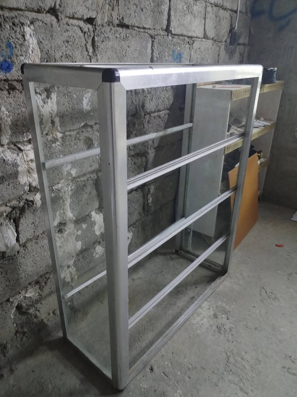 جامخانه ترهم مال مطعم وترهم رفوف المنيوم ثقيل طول 125 ×100 وعرض 40
سعر 25 قفل مكان جانب الايمن
***********+***********
