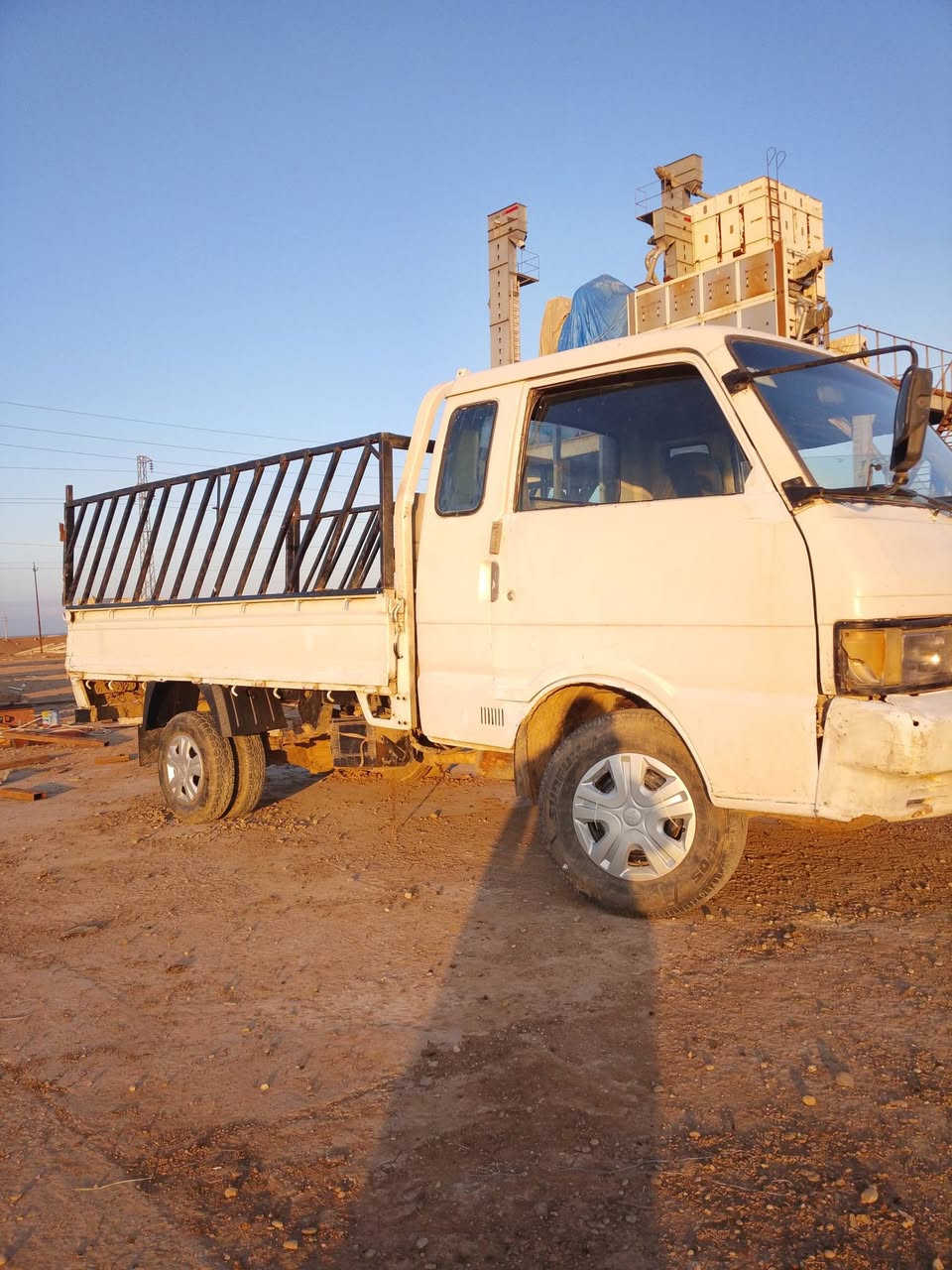 للبيع كيا بنگو موديل 95
رقم الانبار انگليزي بسم المشتري محرك كير اكسل شرط 

شاصي شرط رقم شاصي واضح گشر نضيف 

جاهزة ونضيفة السعر 45 ورقة وبيه مجال 

مكان السيارة موصل ربيعة الموشراي  لايتصل ولايعلق 

أتصل ***********  ***********
