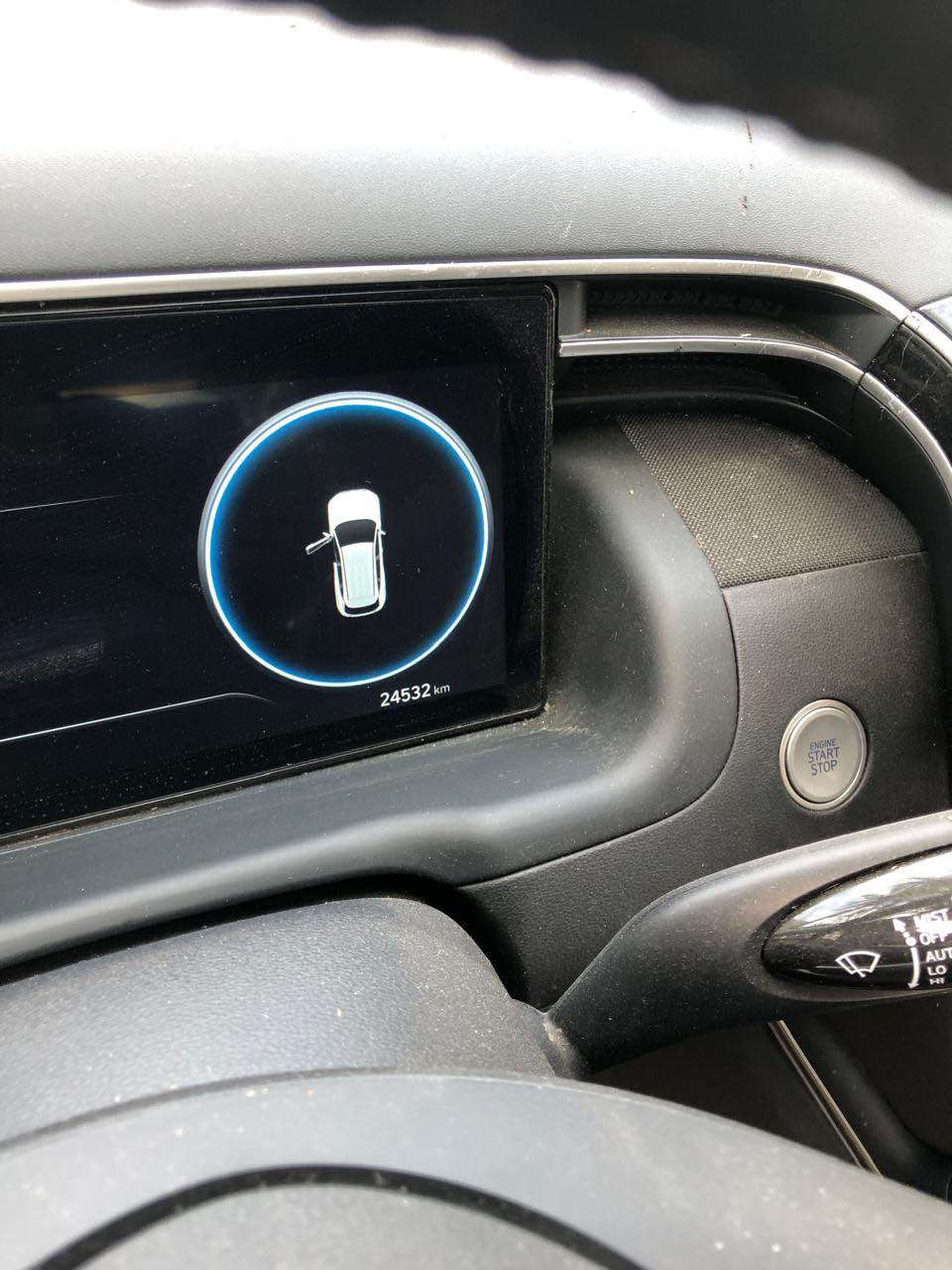 السلام عليكم توسان ٢٠٢٤ فول  ماشية ٢٤ الف كيلو سونارها مرفق بالصورة رقم بغداد مكانها حي الجهاد 
للتواصل *********** واتساب فقط السعر ١٩٠ وبيها مجال بسيط بدون ايرباك Colombo, Sri Lanka
