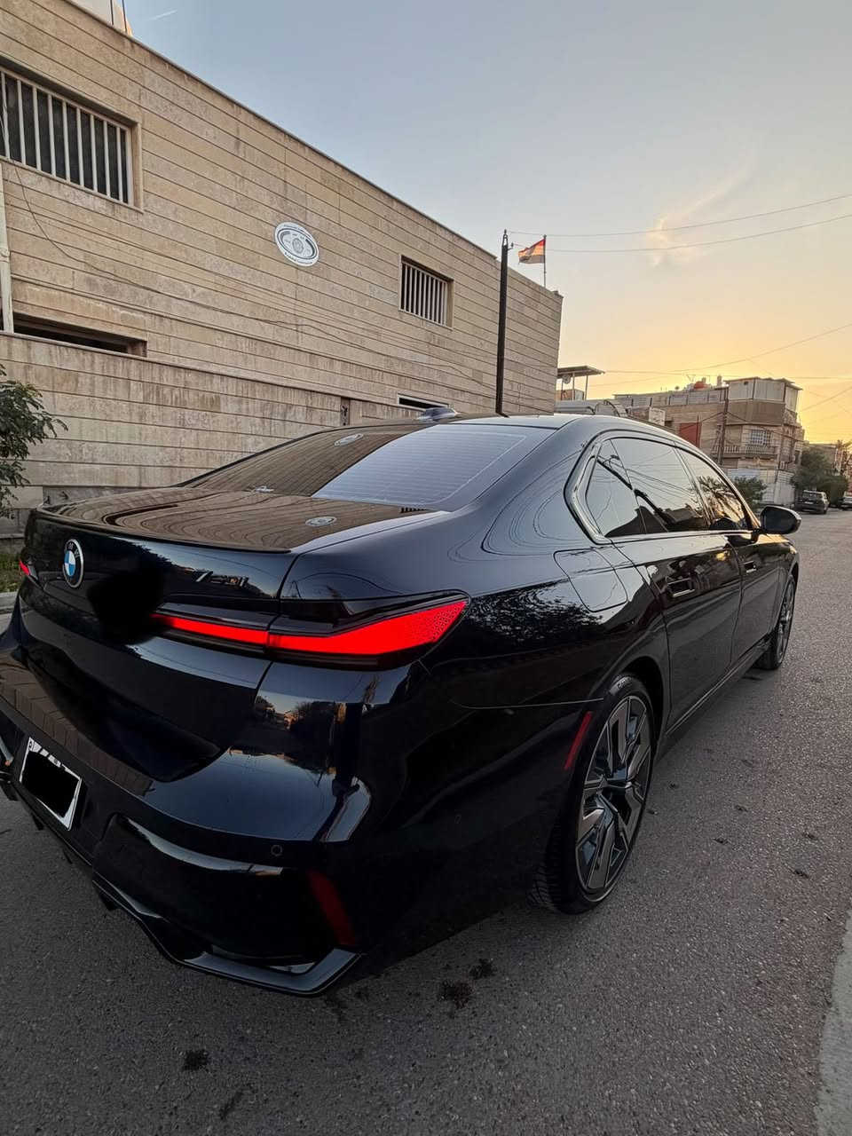 ماشاللـه على بركـة الله 
الفئــة السابعـة ( BMW 740i 2023 ) - 
وارد امريكـي : جاملـغ فقط صبغ ( بدون دواخـل ) ايرباك طاك وراحع سستم 
- ماشيـه ٢٨ الــف ميل 
اللون : نيلـي طوخ ( السيـارة مضلل بلسنويـة باج تضليل )
داخـل قيسي . شباك LED . سقف سكاي لايـن . مودات قيـادة . بوب شفط . جنطة شفط . داتا شو . ٥ كامرات . ويل M . دركـة M . تحكم ابواب خلفـي ايبـاد . ٥ بردات ….. المواصفات تطـول …..
- السعـر : ( 71,000$ ) السعـر مناسب و السيارة جاهزة للاخيـر 
العنوان : بغـداد . الكـاظمية . شــارع اكد 
هاتف : ***********
