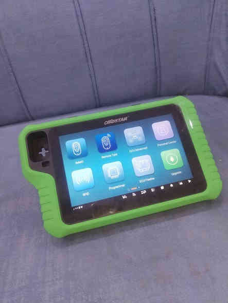 لبيع ondstar g3  استخدام شهر وجهاز جديد كلش وتحديثه جديد وتم شرائه من شركة الامارات لمفاتيح والوصل موجود 
اتصال ***********
او مراسله على ماسنجر
