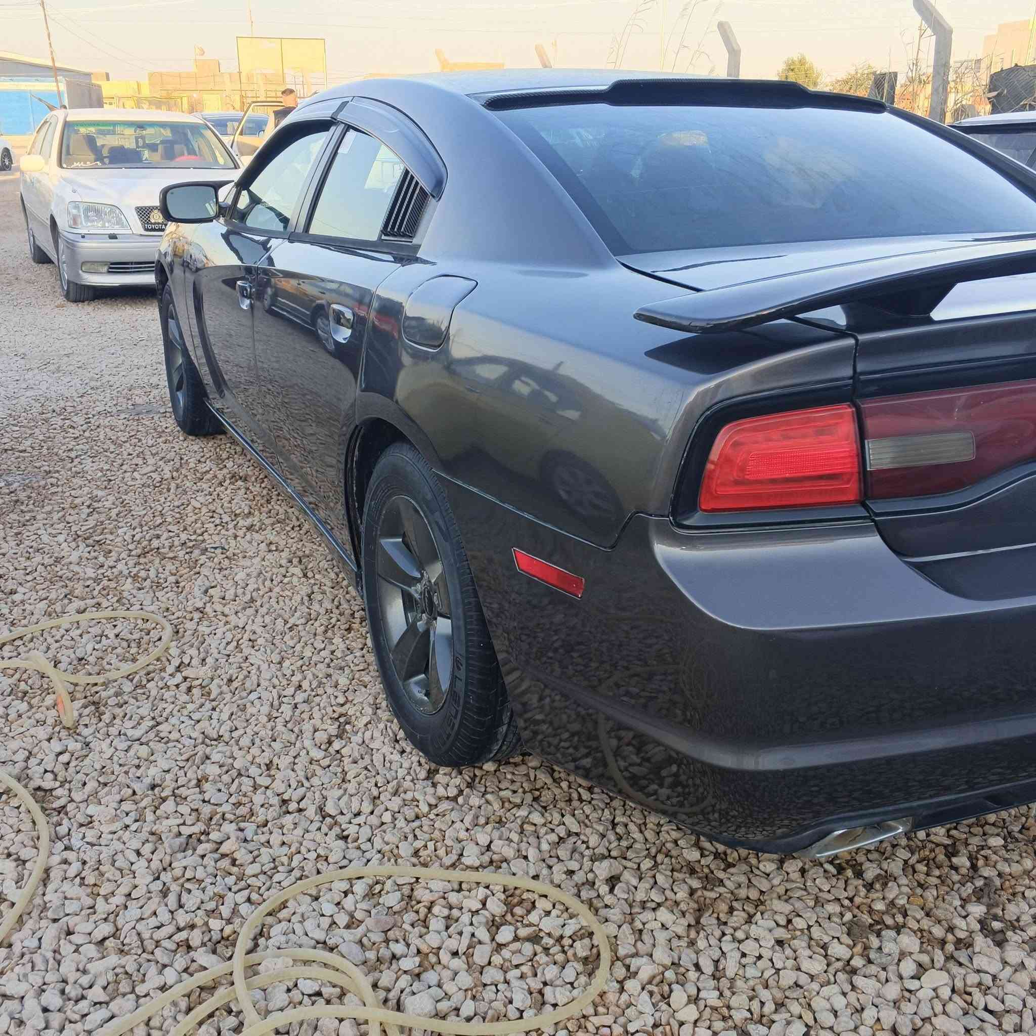 السلام عليكم 
اللبيع اؤ مراوس 
جارجر 14
رقم بغداد تحويل مباشر رقم جديد 
سيارة صبغ عام حادث جاملغ وباب سايق 
مكينة وكير جدد تخم تاير صدر بي ضعف 
مواصفات عاديه سعره 128
مكان بابل القاسم ***********
