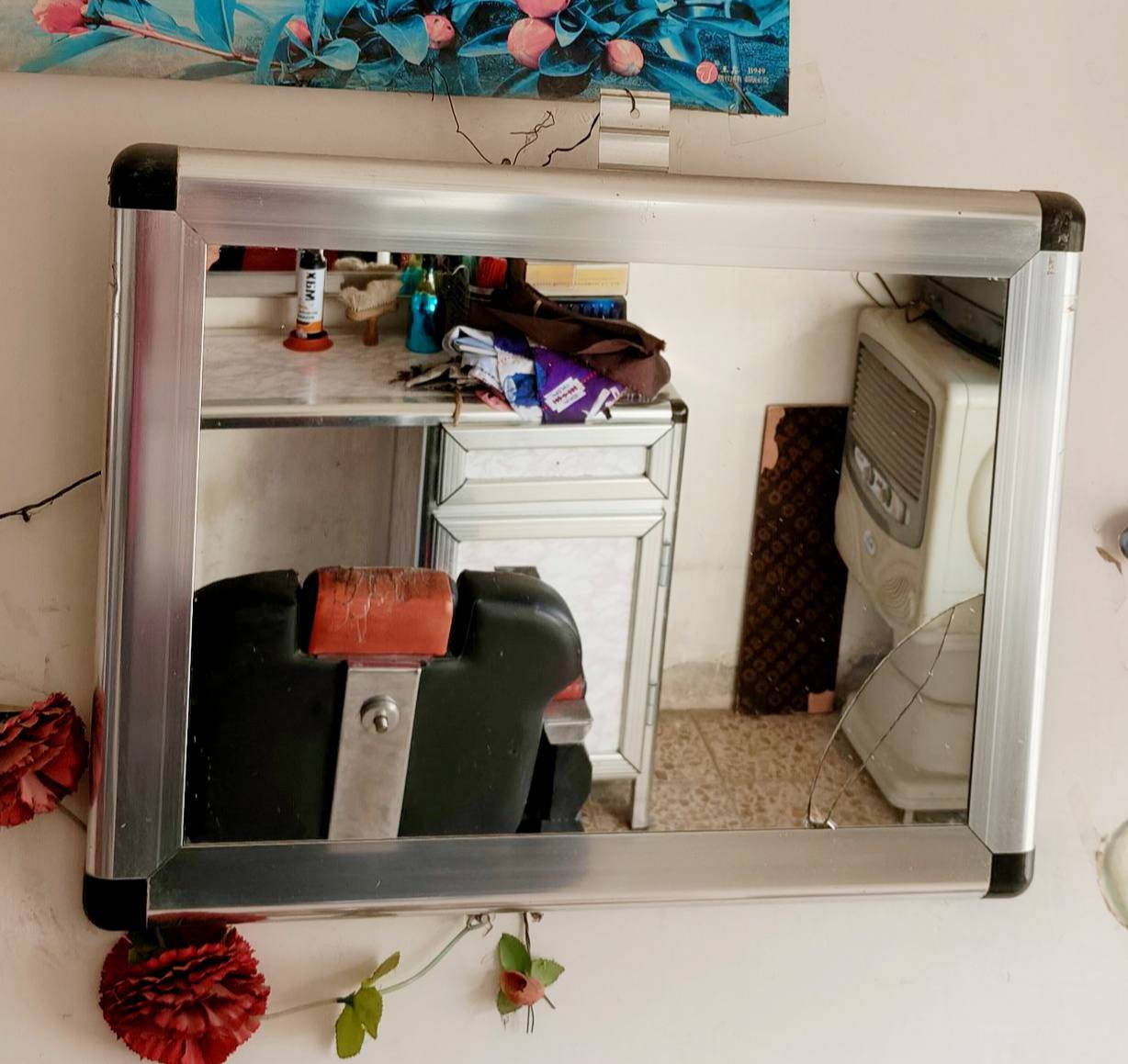 مرايات حلاقة للبيع عدد 4
2 اكبار اماميات 
2 اصغار خلفيات
ناصرية حي اور 
تواصل خاص


**إذا كنت صاحب هذا الإعلان وتريد حذفه لأي سبب، رجاءا أرسل رسالة إلى الدعم الفني**