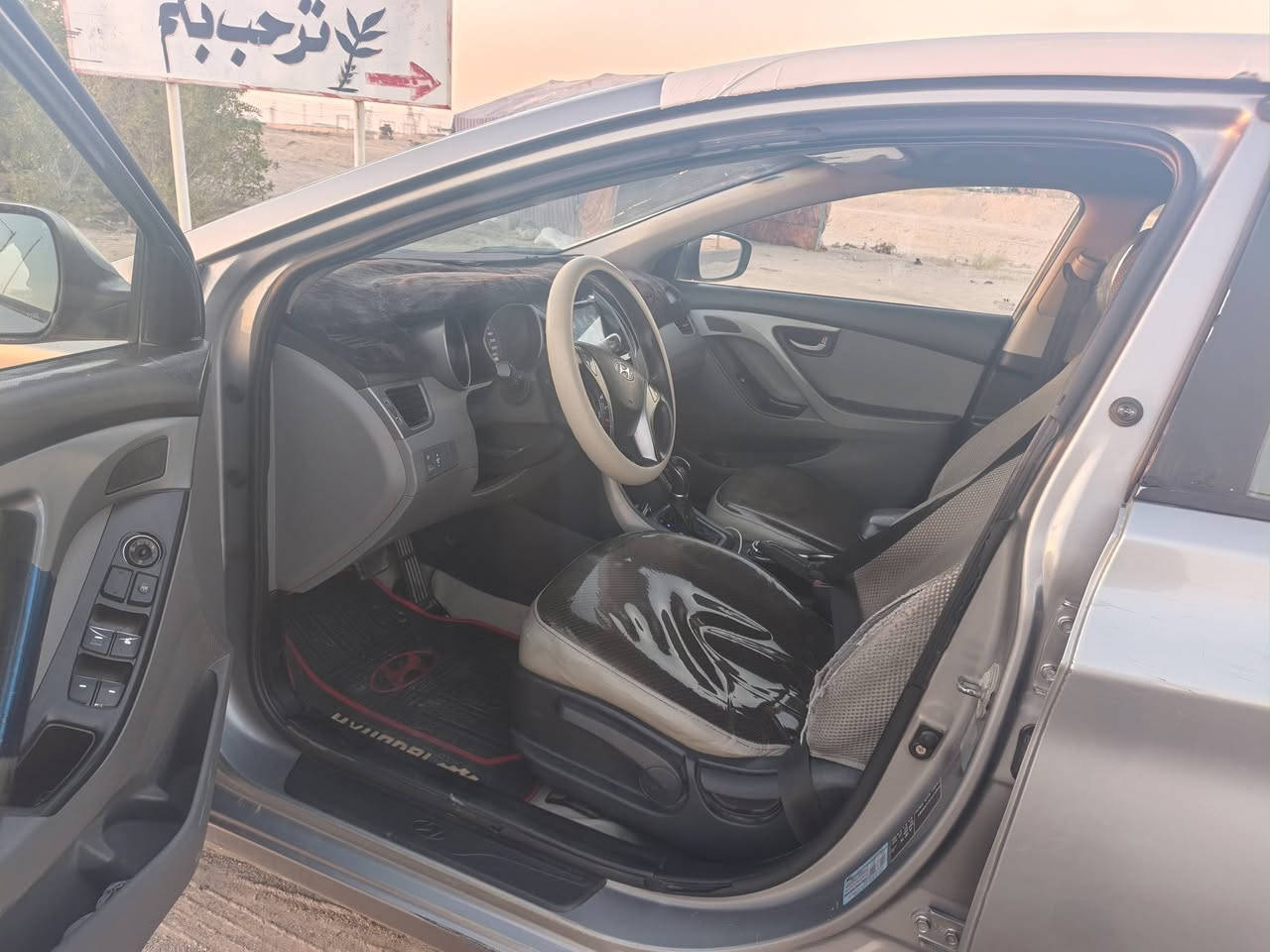 السلام عليكم

النترا 2015 خليجي 
مكينة 1600 دوش
السيارة جاهزة من كلشي اي نقص ما بيها دك سويج وطلع للشمال 
كير ومكينه وحدادية وتبريد ولايت زنون كله جديد السيارة رقم نكليزي بأسمي والهزه بعدها صارلها شهرين
السيارة بيها بنيد مبدل قريب كلش ع لونها وصورته كبال الشمس حته يبين مبدل جراد بدون اي ضربة وباب الراكب بي صبغ مال جراد وبيها طخات خفيفات بالهلاهات موضحهن بالصور السيارة جاهزة من كلشي واحلى من الصور 
السعر 98  وبيها مجال كلش بسيط حك الجية مكان السيارة بصرة سفوان
***********
