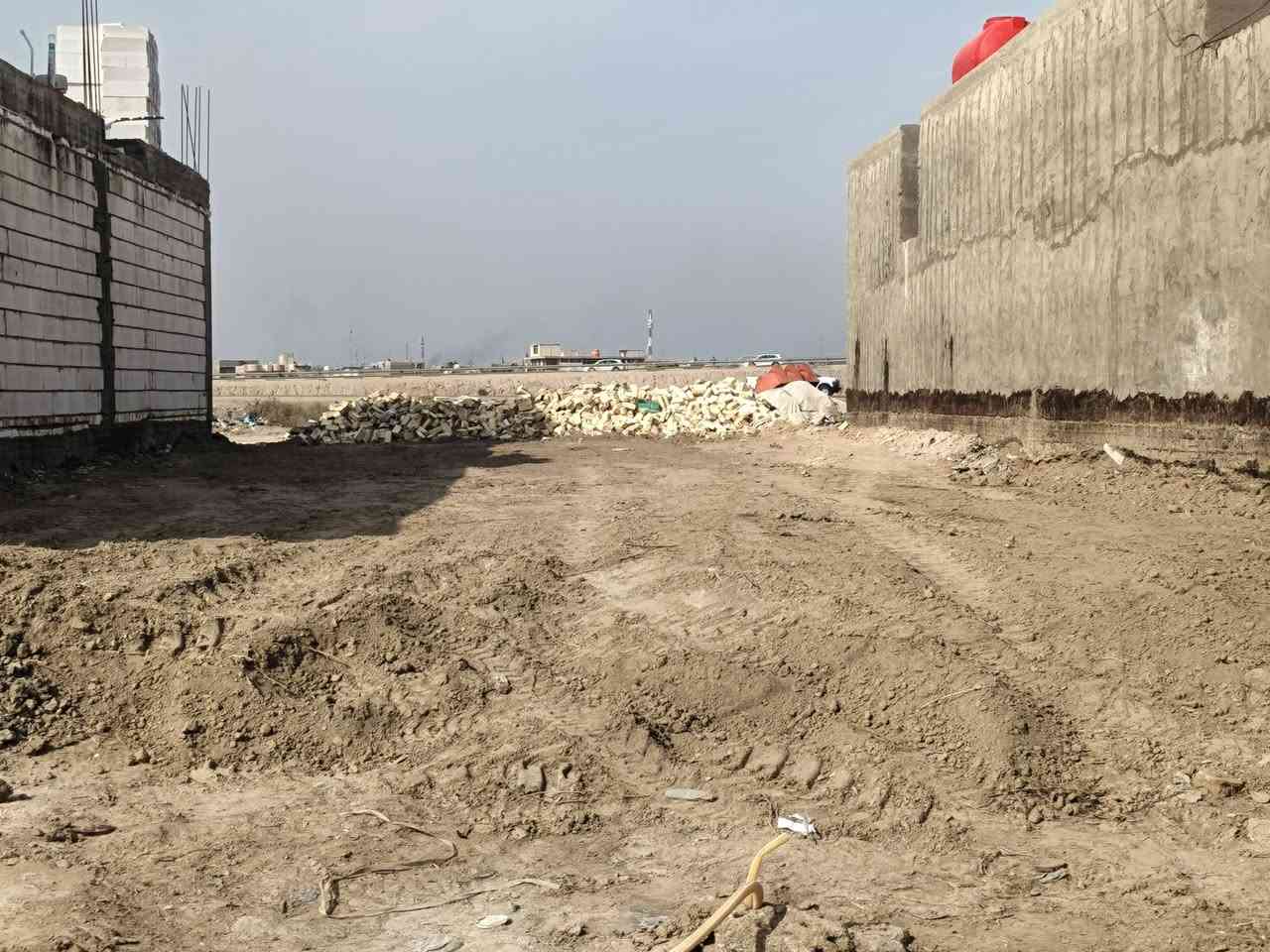 يالله توكلنا على الله وهو خير الرازقين
اسمع المقطع للاخير وراح تعرف كلشي موضح ب الفيديو
للاستفسار أكثر الاتصال على الارقام التاليه
***********

***********

***********  هذا فقط وات ساب وبخدمتكم

للعلم القطعة تابعه الى طويريج كربلاء 

قطعة بصف كراج الطفوف للزائرين 
تصير فندق تصير سوبر ماركت 
تصير مطعم 
وتصير دار 
وتكدر تاخذ عليها قرض من المصرف العقاري 

وسعرها زين مو مبالغ بي 
مساحة (٢٠٠) متر 
طابو صرف 
وبخدمتكم
