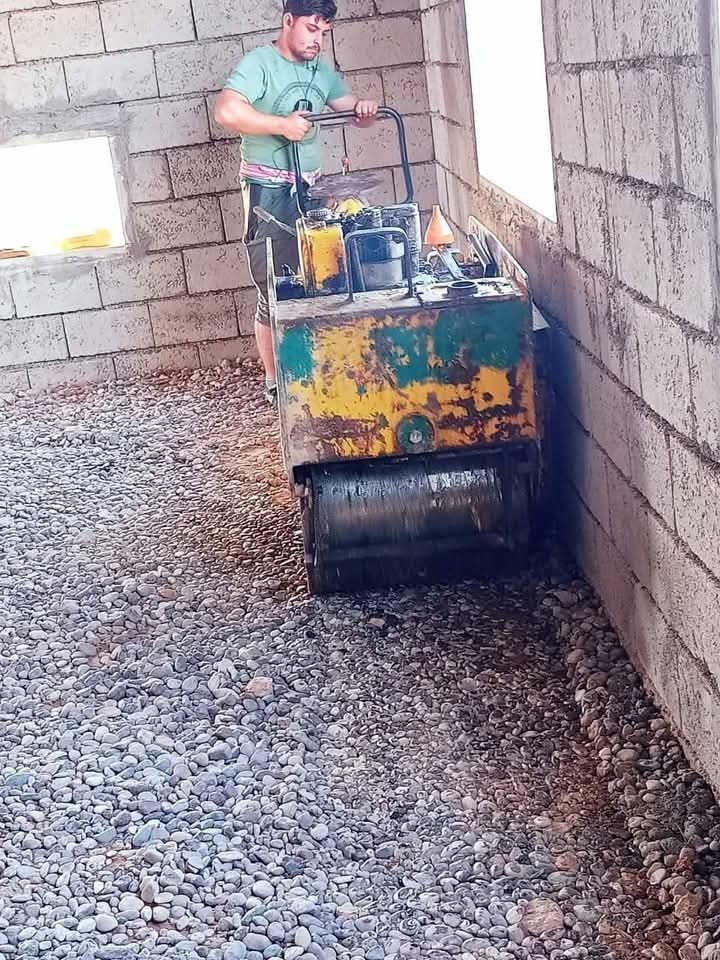 السلام عليكم يوجد حادلة لحدل البيوت والثيلات والحواش مع  (حدل بلا  لاش كبل سيراميك) للاتصال *********** او ***********. والأسعار مناسبة أن شاء الله
