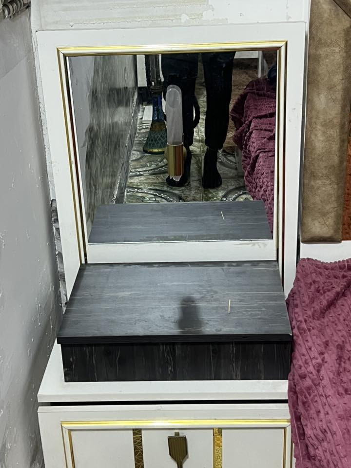 غرفه تركيه نضيف جدا 11 قطعه لبيع
***********
