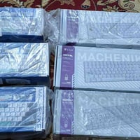 إكسسوارات إلكترونية • ٦ قطع • مع التوصيل