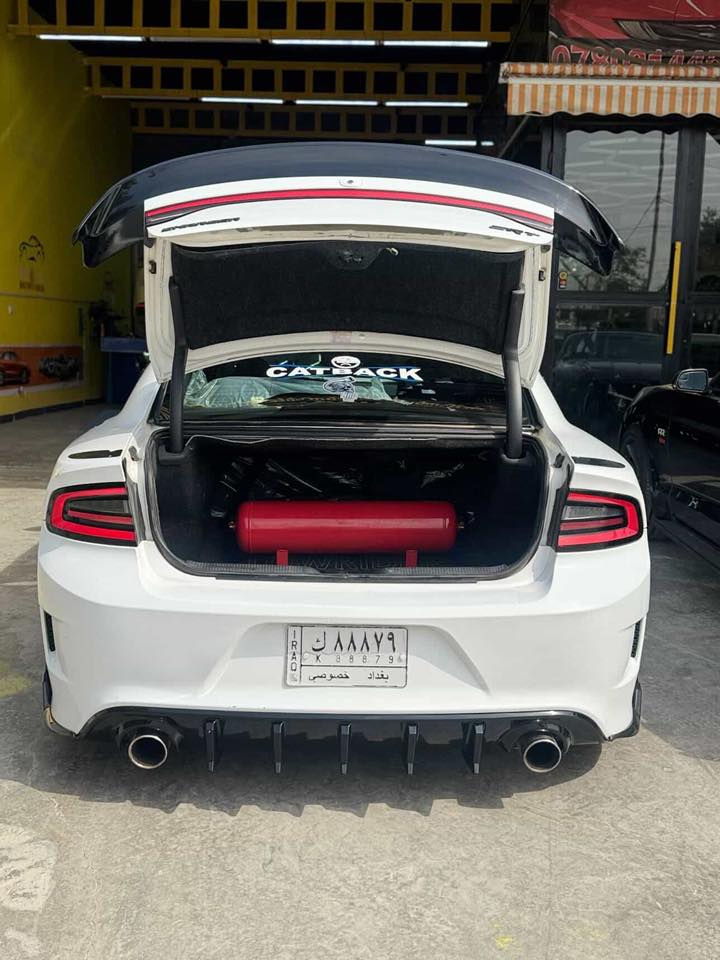 جارجر 2016 للبيع
حادثها ولسونار موجود 
ماشيه 120م عليها دبات سود صوته كلش حلو 
عليها جكات اس 2بعدهن جدد
عليها سستم كامل كاربون فايبر داخل وخارج مع اضافه جميع كماليات داخل وخارج من لحيه ودفيوزر وزعانف ودوسات وداخل كاربون فايبر ب كامل 
مع اضافه جهاز بك فاير لهب 
اضافه لد متحرك خارجي 
لد متحرك داخل سياره 
شوته KN
برمجه مصطفى ايكل 
سياره حت ع عادي مدك دوناز 
ولف حماوه ريسنك حماوه متعبر ال85ابد 
كل نقص مابيها باقي لتفاصيل خاص مكاني بغداد 
سعرها 200 وبيها مجال بسيط حادثها كلش بسيط ***********
