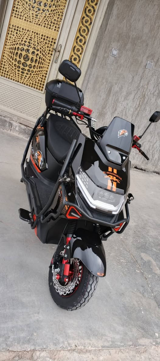 سلام عليكم دراجه شحن اللبيع صار45يوم من خذتها بس توازيت على فلوس وريد ابيعها بطاريات عل فحص سعر 850وبيها مجال التصال ***********
