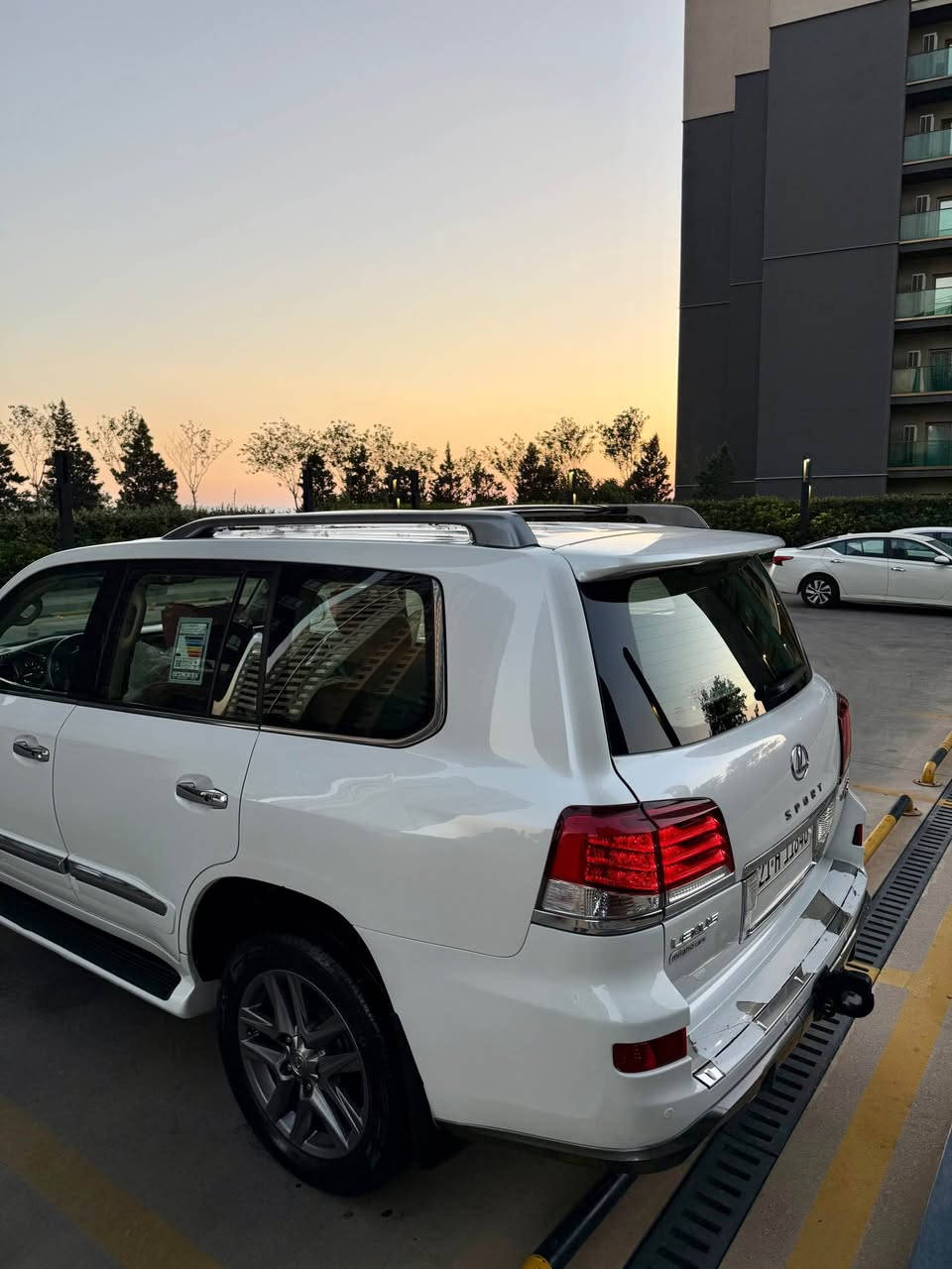 ‏‎‏Lexus LX sport  90000 KM  2014
ارخص سعر بل سوك
‏‎🔹لكزس 2014     (بریم) LX 570
‏‎🔹 مكفولة كفالة عامة من الدعامية إلى الدعامية 
‏‎بدون بارد  ،بدون رصعات ،بدون حتى شخط🔹
‏‎دعاميات هم بدون صبغ ،رمل مابي ،بقية كلها بشرط

‏‎🔹 داخل مشمشي  بسمطين + +سماعة بيادي مجوود 
‏‎🔹 ماشيه 90ألف 
   سعر 395$ ره قم موبيل  ***********

‏‎ فول فول المواصفات 🔹
‏‎ بصمة➕ الانزلاق➕ورقة البيانات➕شغال كشن جلد و هيلتر 
‏‎الاحتلال➕راس ديفيد➕ 5 كاميرات  ➕ثلاجة➕زينون، جلد جاف  تدفئة شفط التبريد خزينة➕هواء مزدوج➕نظام ايكو سبورت,➕حساسية الديك المؤخرة  مرايات➕الفتحة➕باب خلفي جك➕رادار إمامي

‏‎محرك كير بشرط مامفتوح 🔹
‏‎سيارة حيل نظيفة كلشي عل بلاد لوك
‏‎سنوية زنكة كلشي جديد مدفوع لـ2029
‏‎باسمي السنوية بشرط تحويل و خرامة 
‏‎سيارة مابيـها دينار مصرف كامل من كل نواحي

‏‎نظافه ١٠٠٪؜ كامل سيرفس بدون نقص و بدون مصرف🔹
‏‎سياره مال بيت أي نقص مابيها 4 إطارات جديدة تحتها

‏‎نفسي يوم /تحويل و وكالة حاظر 
‏‎مكانك /داخل سليماني

‏‎📞*********** السليمانية, العراق
