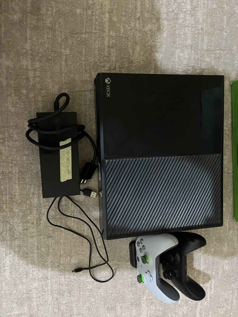 السلام عليكم اكس بوكس وان فات ملحقات كاملة جوستيك 2السعر 130 وبي مجال الرقم *********** او المراسلة خاص
