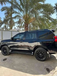 🔹النوع :  تيوتا برادو خليجي فئة TXS فول موصفات   🔹الموديل : 2023 لون ا...