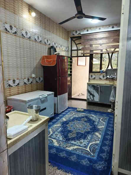 دار سكن للبيع حي الصديق على شارع المطار طابقنين المساحه 150 متر  اربع غرف نوم مع استقبل سبعه ونص متر مع مطبخ مع حمامين دراجه اولى كامل مكمل مع حد يقتين داخليه وخارجيه كلهن مزروعات نخل وحمضيات وثيل الخارجيه مسيجه بس ار سي الاستفسار اكثر على صاحب الدار *********** يوجد وتساب 
‏‪***********‬‏ يوجد وتساب
