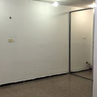 � شقة تجارية للإيجار – مثالية لعيادة طبية •موقع استراتيجي مع وصول سهل ...