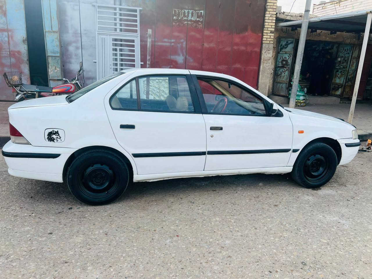 السلام علي سمند  مديل 2011 مكفولة من الكلبه والتبديل محرك وكير مكفولة حداده جديدة تخم تايرا كهربائيات كله شقاله تبريد شقال للايت زنون ترايك 160 جاهزه من كلشي لسعر 29 لشراي يتصل *********** بي واتساب مكاني العماره
