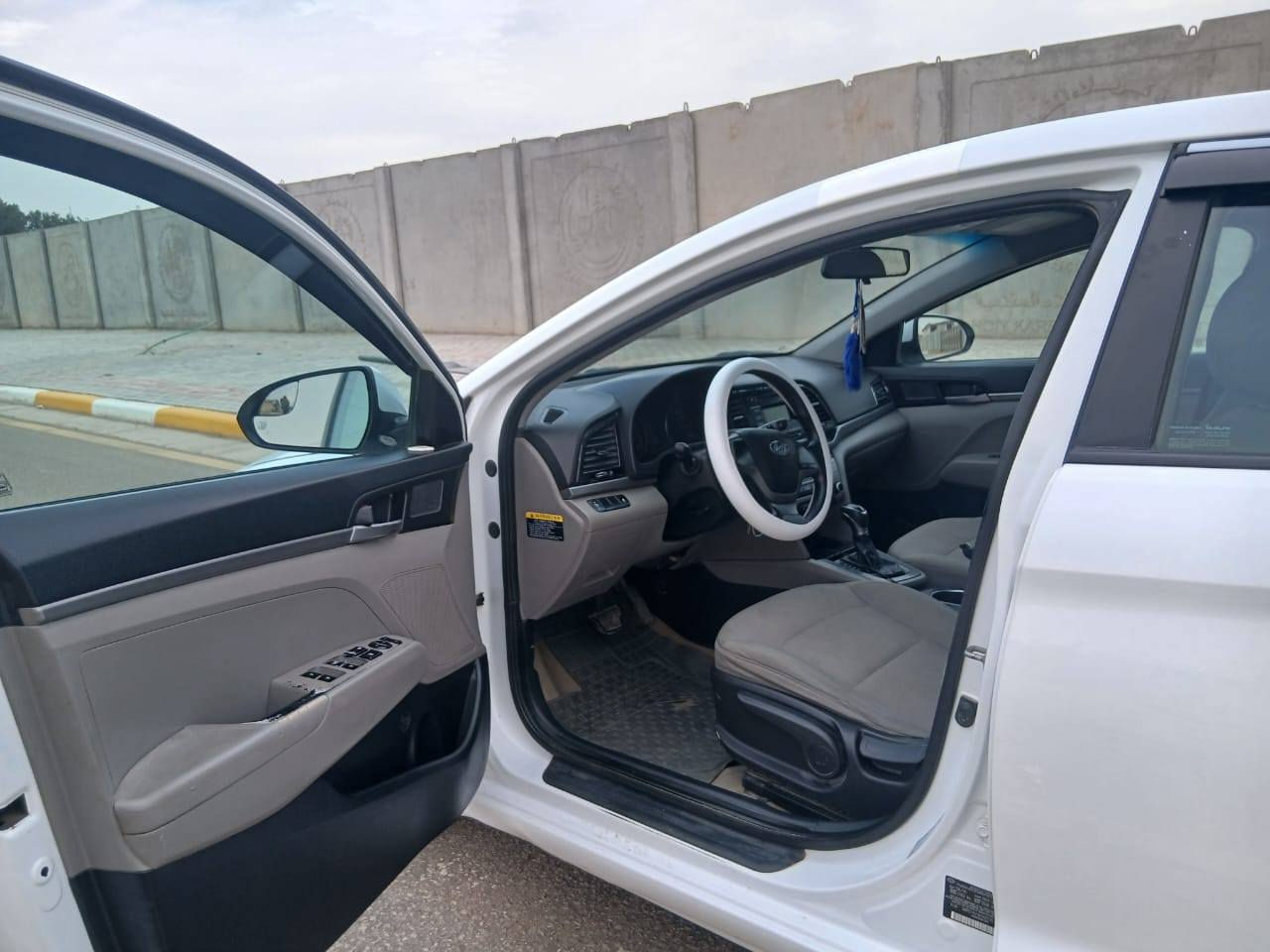 السلام عليكم
سياره للبيع نوع الانترا موديل 2017وراد امريكي داخله كلين بدون حادث جاملغ وبنيد رش كلير بدون معجون بدون ضربه بدون فتحه سياره جاهزه للاخير كير مكينه تبريد تدفئه حداديه تخم تاير كوله جديد العنوان كربلاء السعر 120وبيه مجال بصيط حك الجيه انتصال فقط ***********
