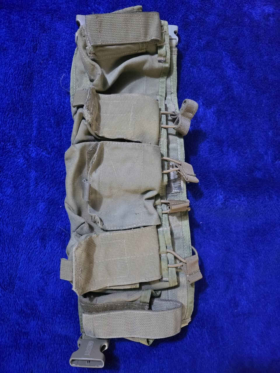 سلام عليكم شباب تجهيزات  للبيع العنوان بغداد للاستفسارالرقم ***********
