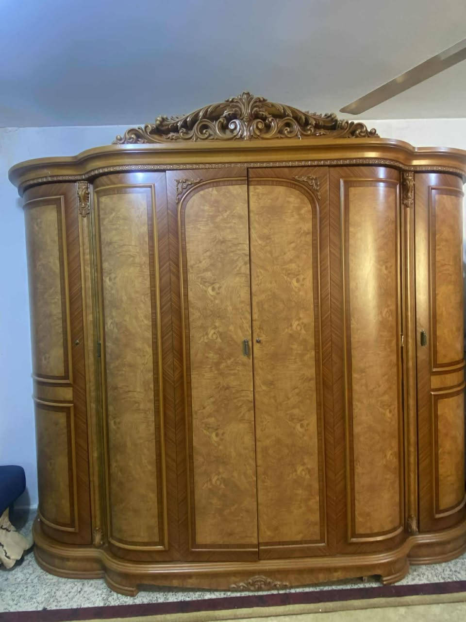 غرفة نوم ايطالية نظيفة جدا اي كسر ما بيها وبيها بوفيه تلفزيون السعر مليون وربع العنوان بغداد حي الجهاد للاستفسار الاتصال عالرقم *********** الرجاء للجادين بالشراء فقط
