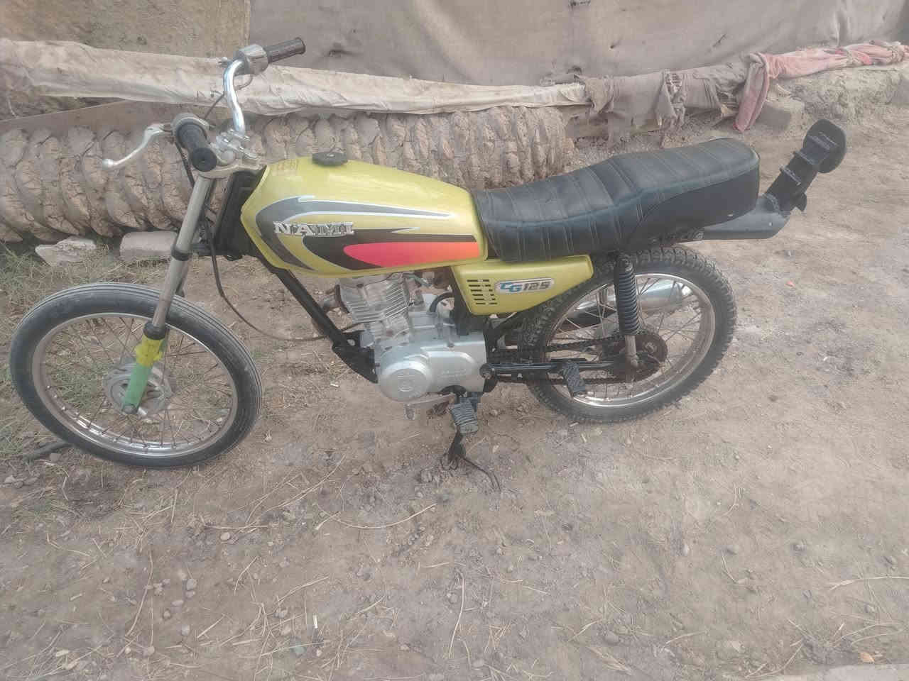 السلام علیکم دراجه ارشه مديل 18 الدراجه كلك يعني بدون وراق مكينه مفتوحه بس بستم السعر 350 وبيها مجال رقم الهاتف *********** مكاني ناصريه سوق الشيوخ
