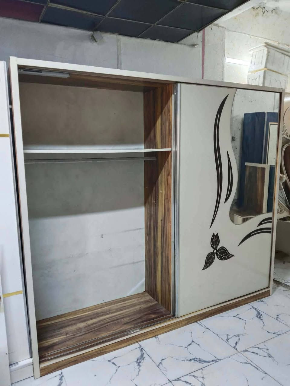 غرفة تركي 6قطع نظام سلايت  ❤ ✨
نظافة 95 / 100 ❤✨ 
السعر 400  مع الشد 🪛ونقل 🚙
داخل بغداد متوفر توصيل لجميع المحافظات 🇮🇶


**إذا كنت صاحب هذا الإعلان وتريد حذفه لأي سبب، رجاءا أرسل رسالة إلى الدعم الفني**