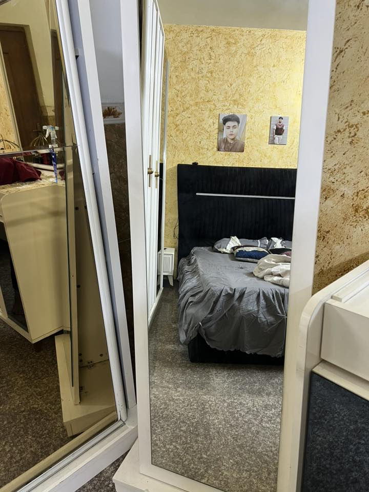 غرفه نوم 11 موجوده شاز لون بس ما مصوره ب800 باب سلايت بيه أضرار بسيطه الرقم ***********
