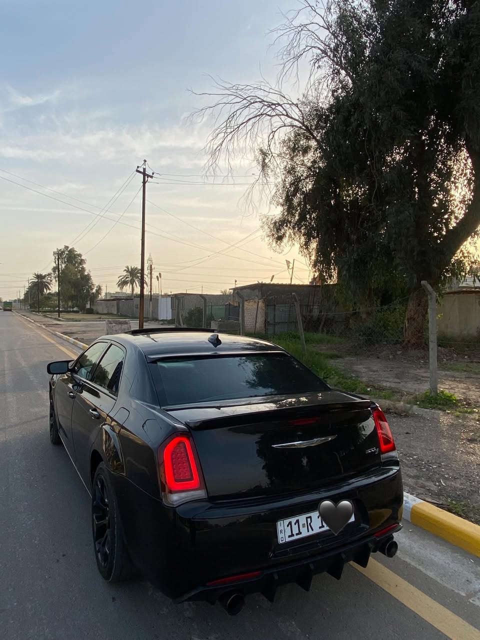 السلام عليكم
كرايسلر c300 s
2015 فول المواصفات v6
سيارة رقم بغداد الدولي بـ اسمي 
ماشية 122 الف مايل
حادث سيارة تبديل بابين 
شواصي لغود دواخل مكفولة

بصمه 
بانوراما
حساسات/ تحكمات
كشنات تدفئه /اكواب تدفئه /تبريد
باقي مواصفات الـ s معروفة
سيارة نظيفة كلش ومابيها اي نقص وجاهزه
 رايدها 198 وبيها مجال بسيط
مكينة كير تبريد نظاف جدد
***********
مكاني بغداد / نفق الشرطة
